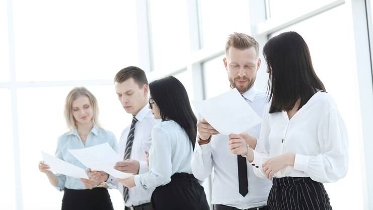 Должности служащих